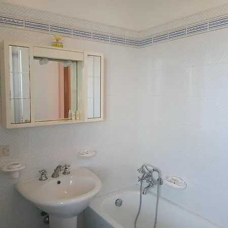 Guest house Nereidi 1 *